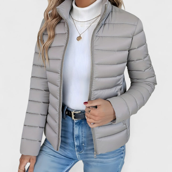Philipa | Elegante chaqueta larga con cuello alto