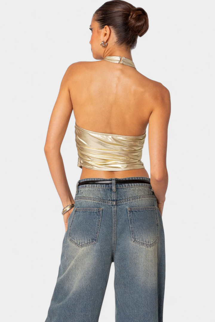 Reina – Top Halter Metálico y Radiante para Noches Audaces