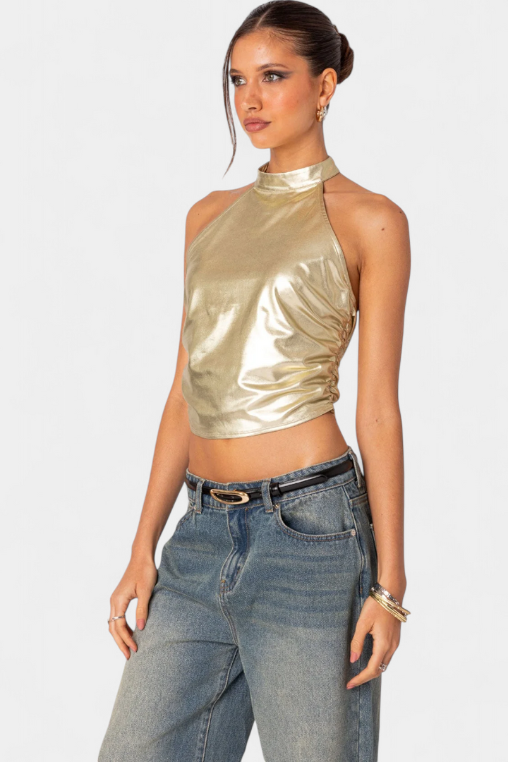 Reina – Top Halter Metálico y Radiante para Noches Audaces